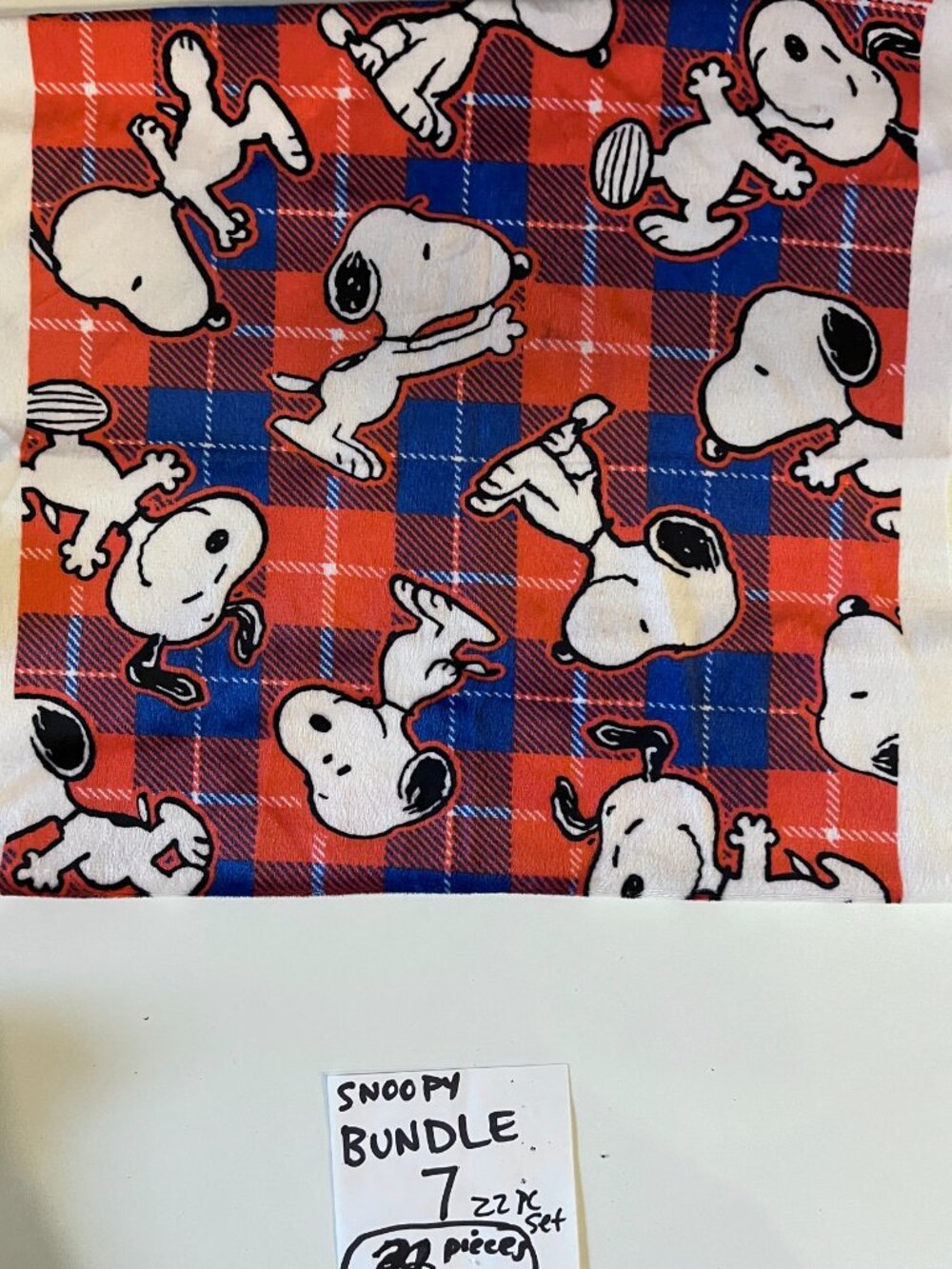 22 piece set Snoopy Scrap fabric bundle 7 - Picture 13 of 14
